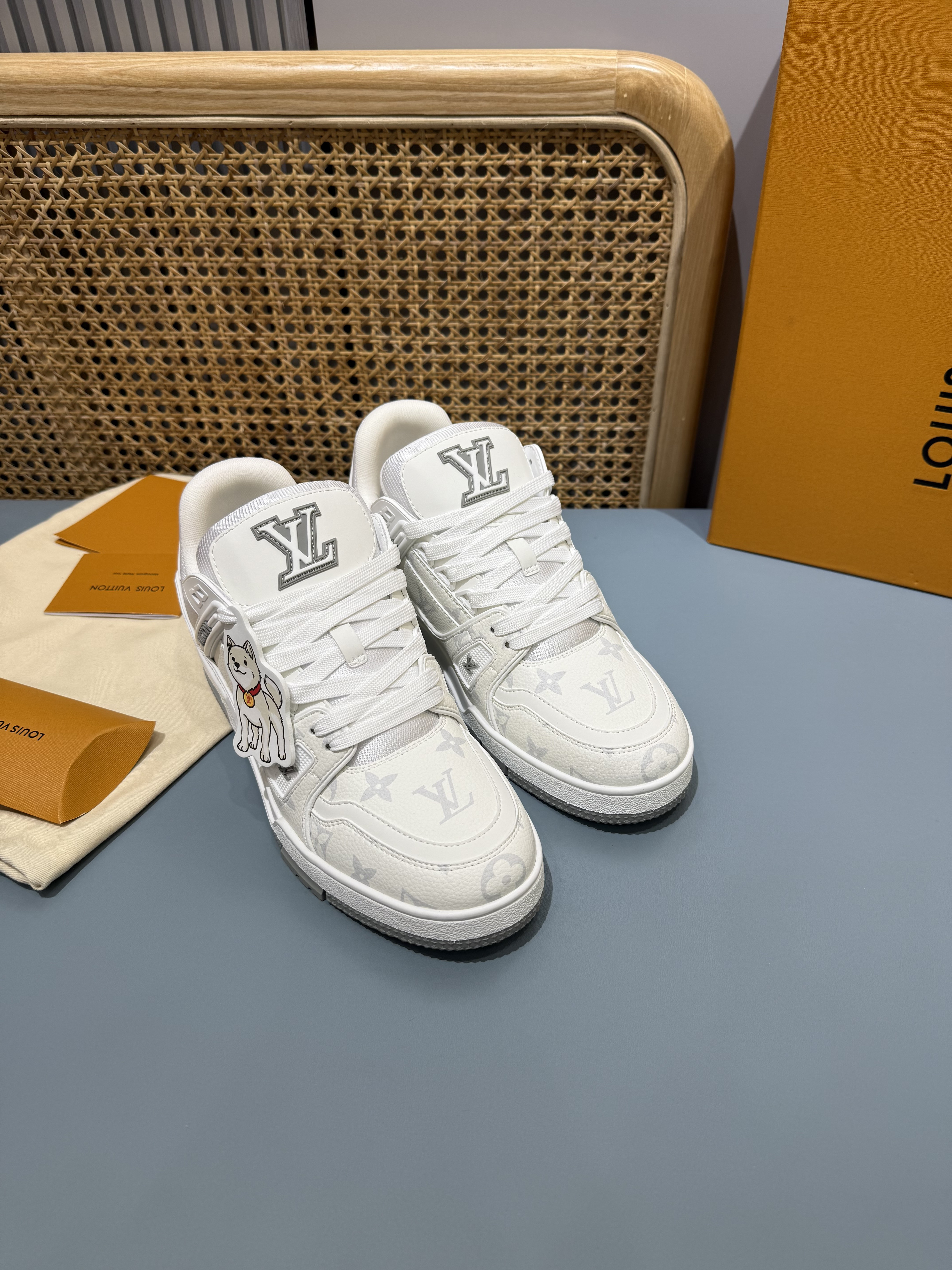 1AJAXE LV Trainer Sneaker