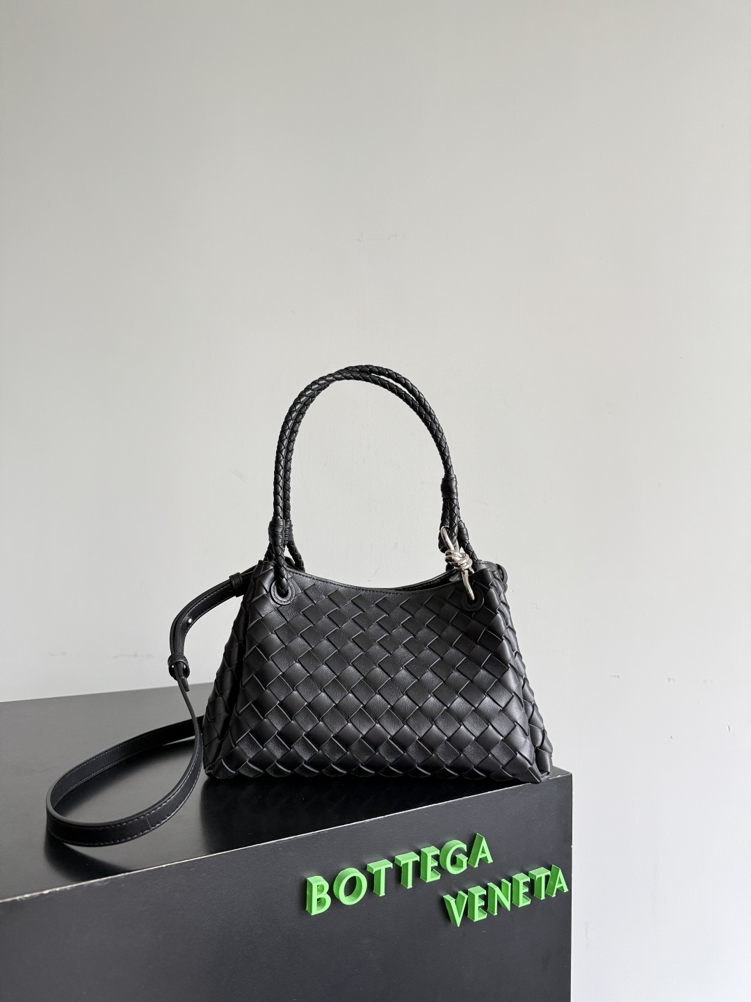 보테가 베네타 패러슈트 숄더 백 835921  29.5*18.5*17.5cm