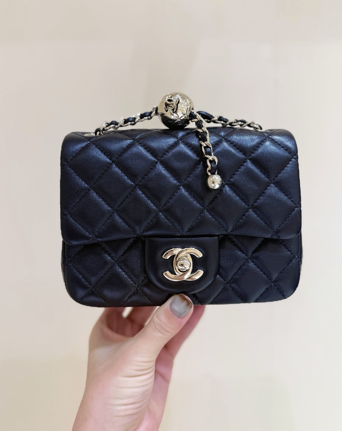 샤 ƆC 넬  코코크러쉬 어라운드플랩  연한 금색 AS4263 18cm x 13cm x 7cm