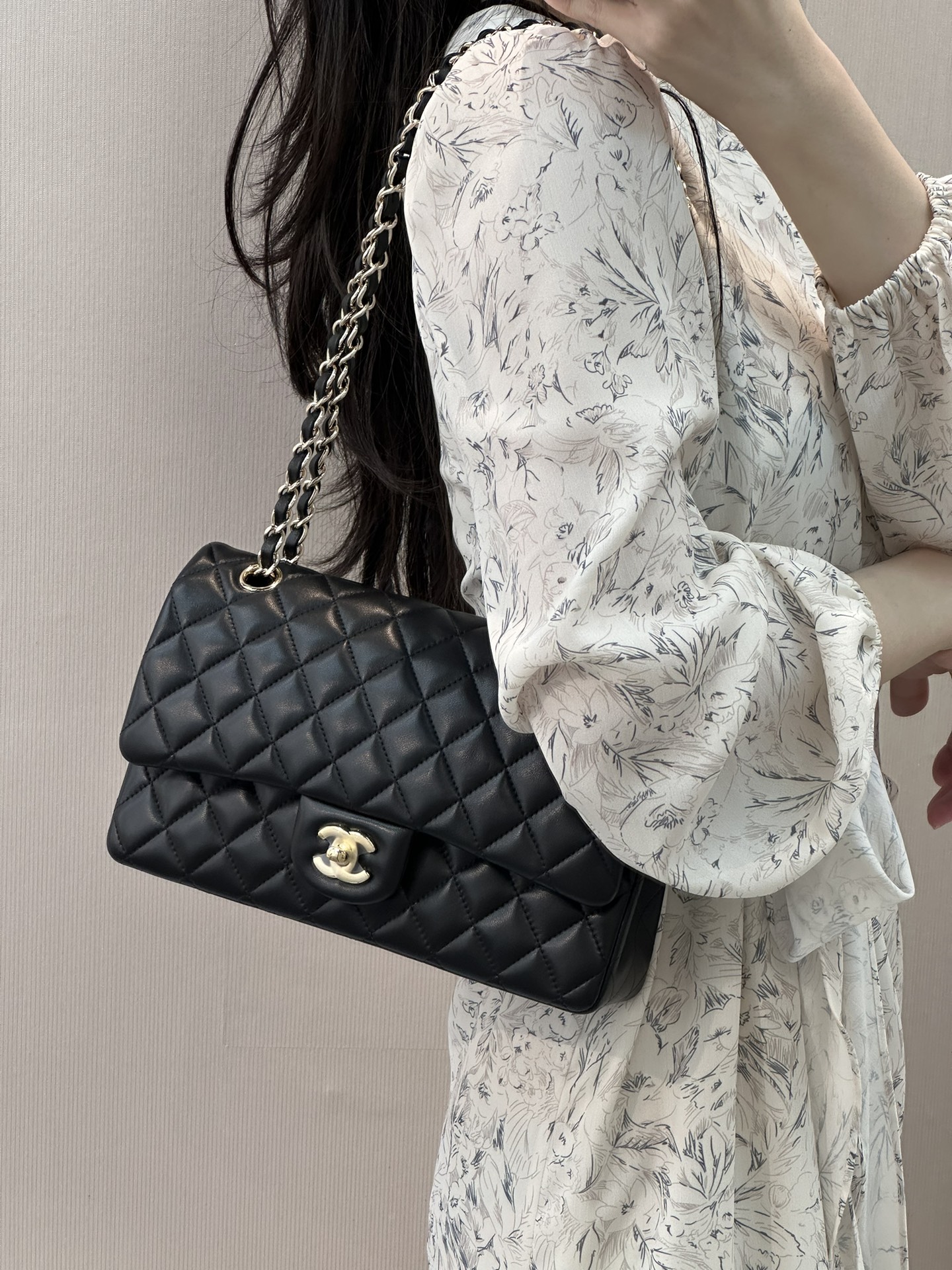  샤 ƆC ⅭＨΑＮＥⅬ ƆC 넬 클래식 캐비어 플랩백 미디움 25cm 112