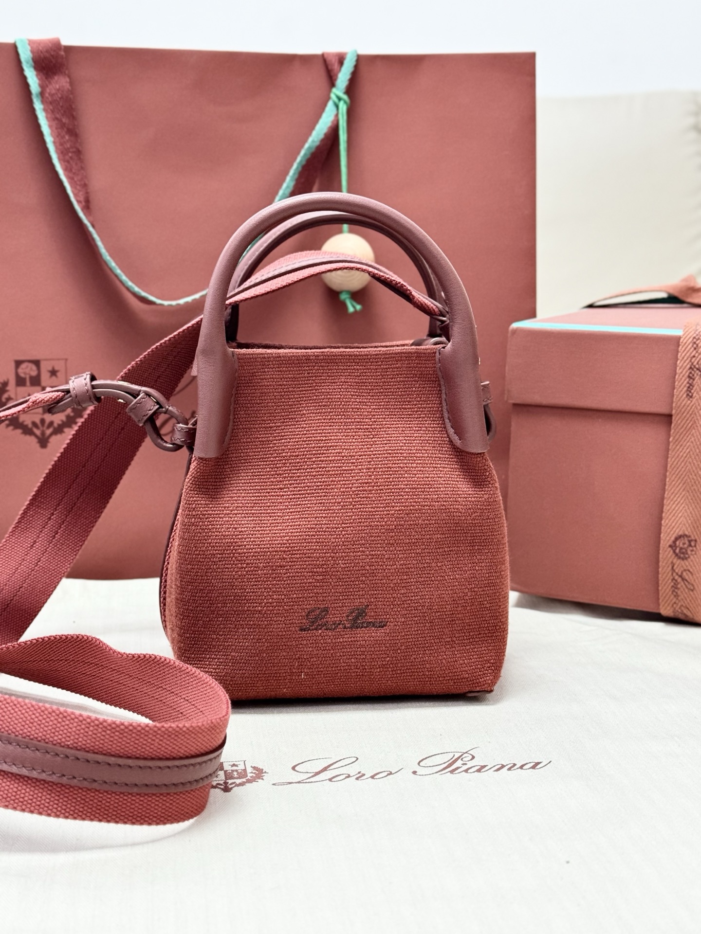 로로피아나  Micro Bale bag 13 X 13 X 16cm