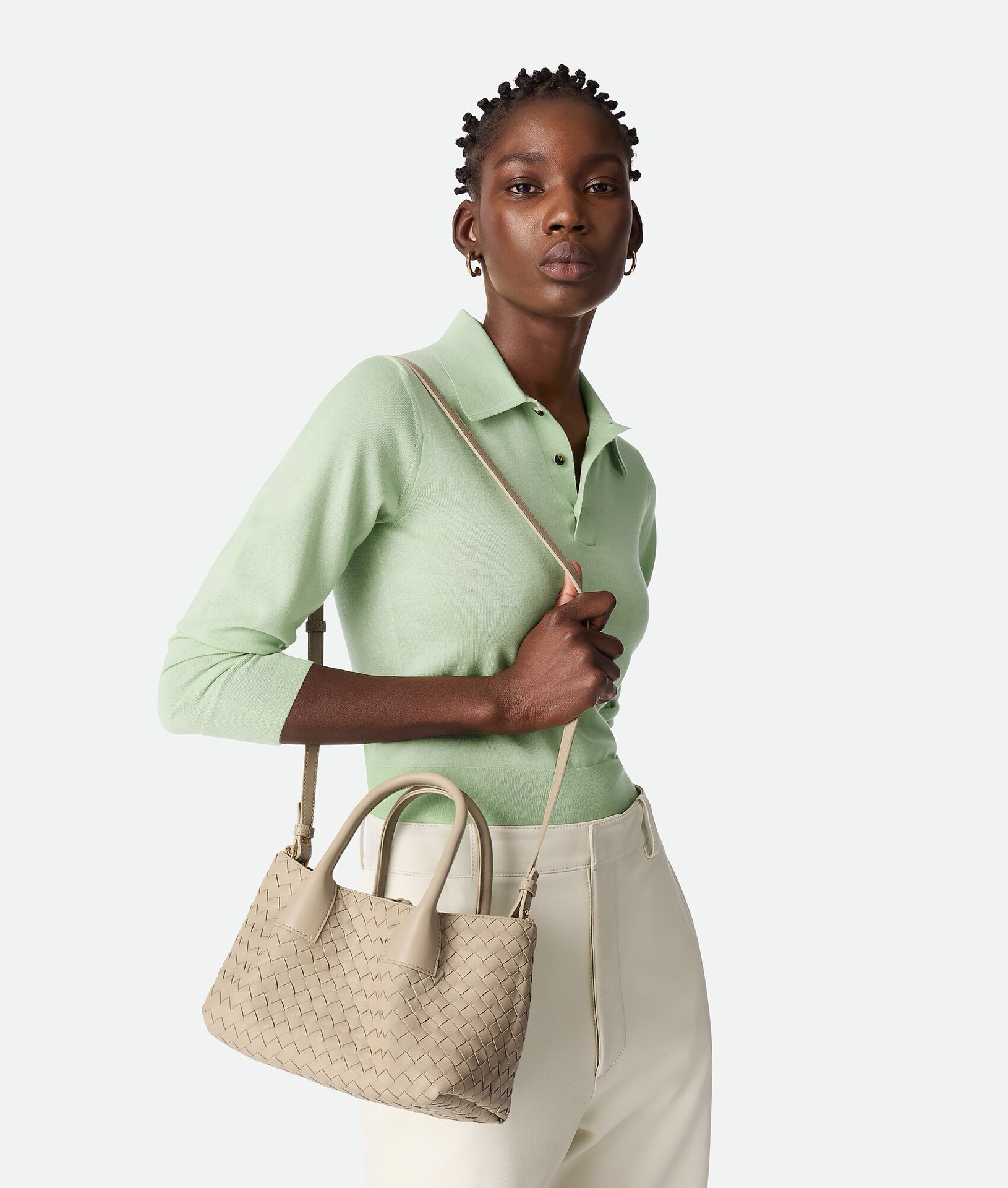 25FW 보테가베네타 스몰 피나코테카 폰단트 835881  24*15*12CM