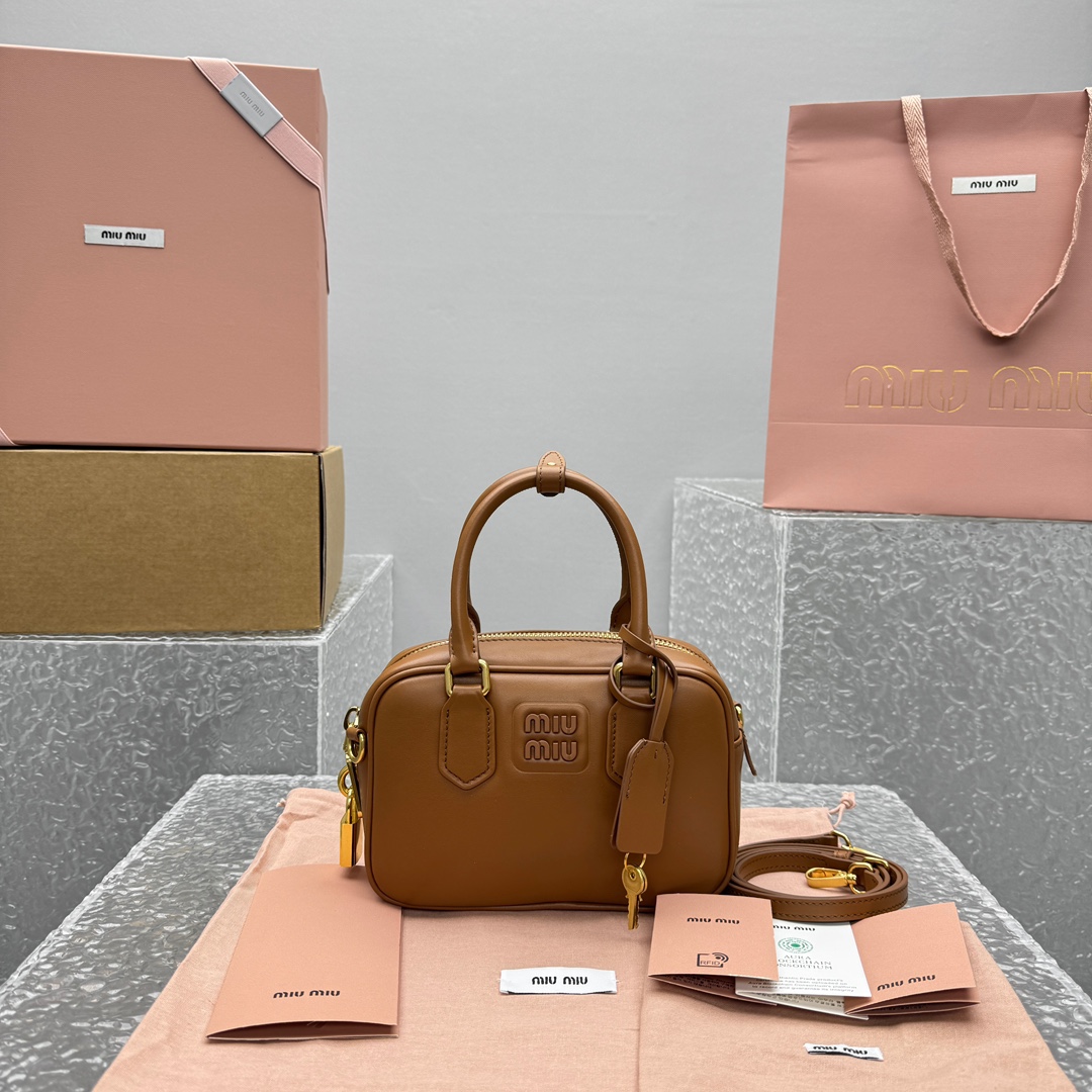 Miu Miu Arcadie Small leather tote bag 19x  13 x 6 cm