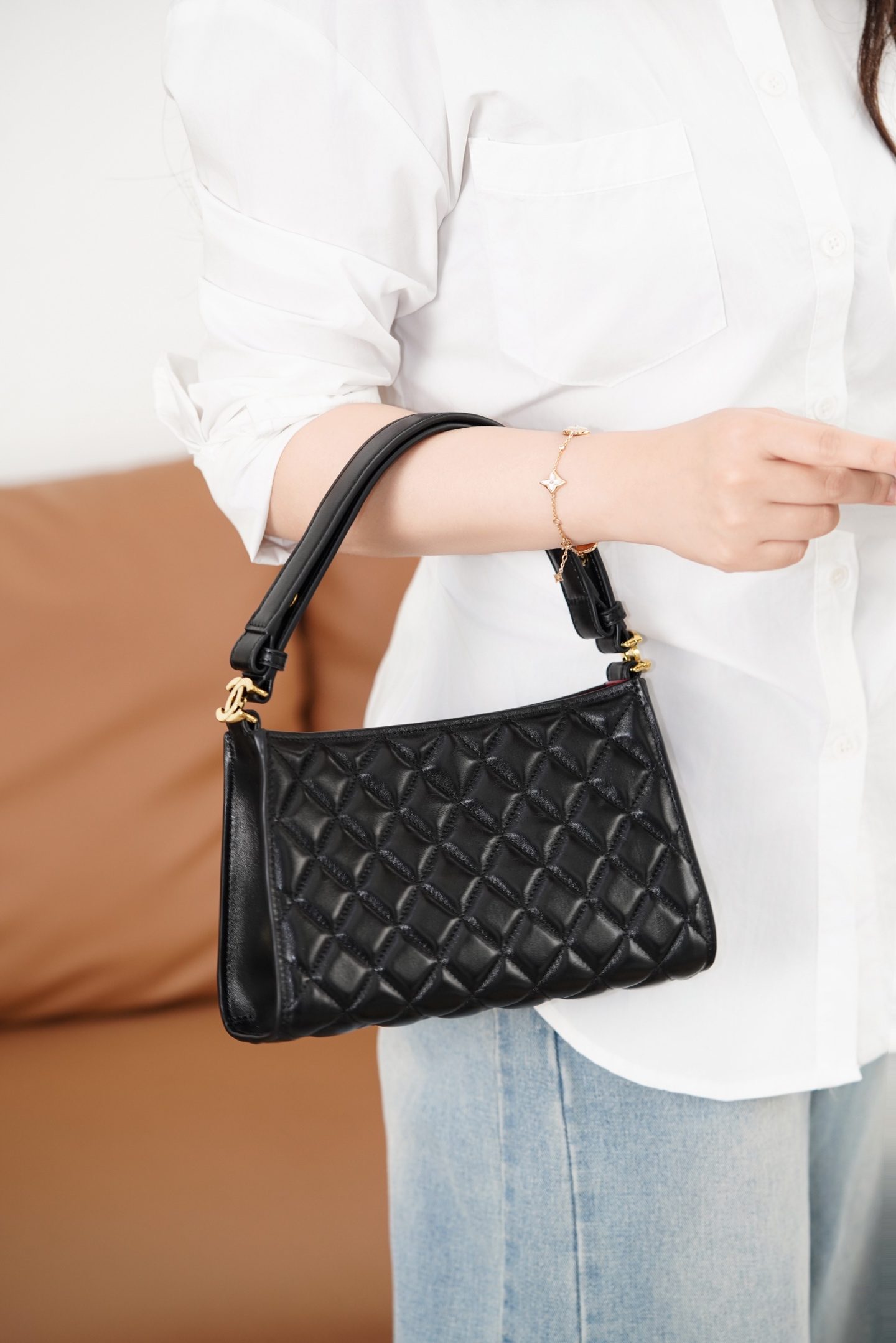 샤 ƆC 넬 홀리데이 퀄팅 호보백 AS6045  23-14-7cm