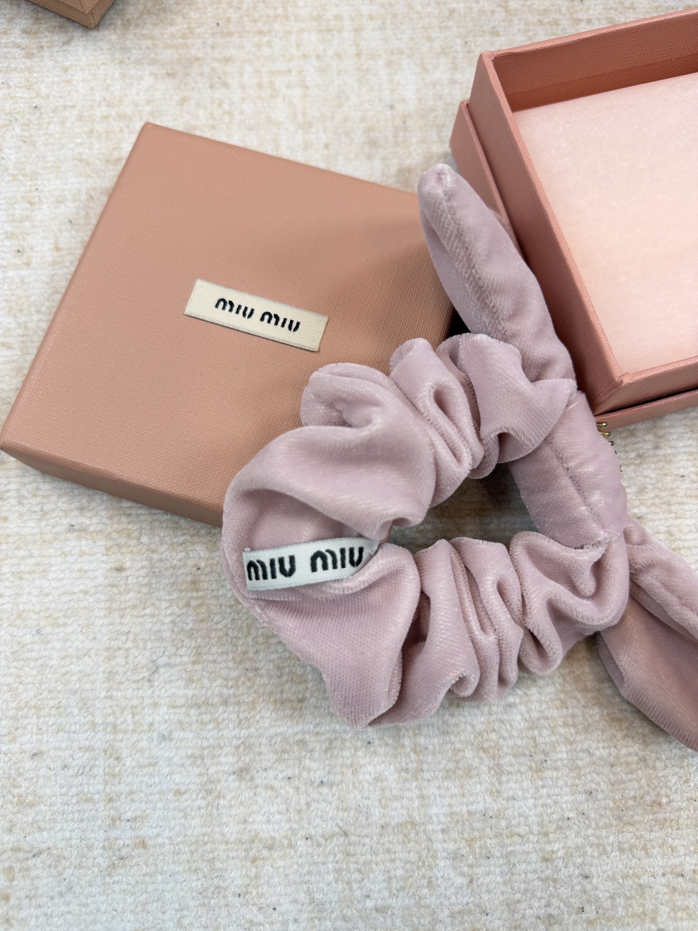 미우미우 연핑크 헤어밴드