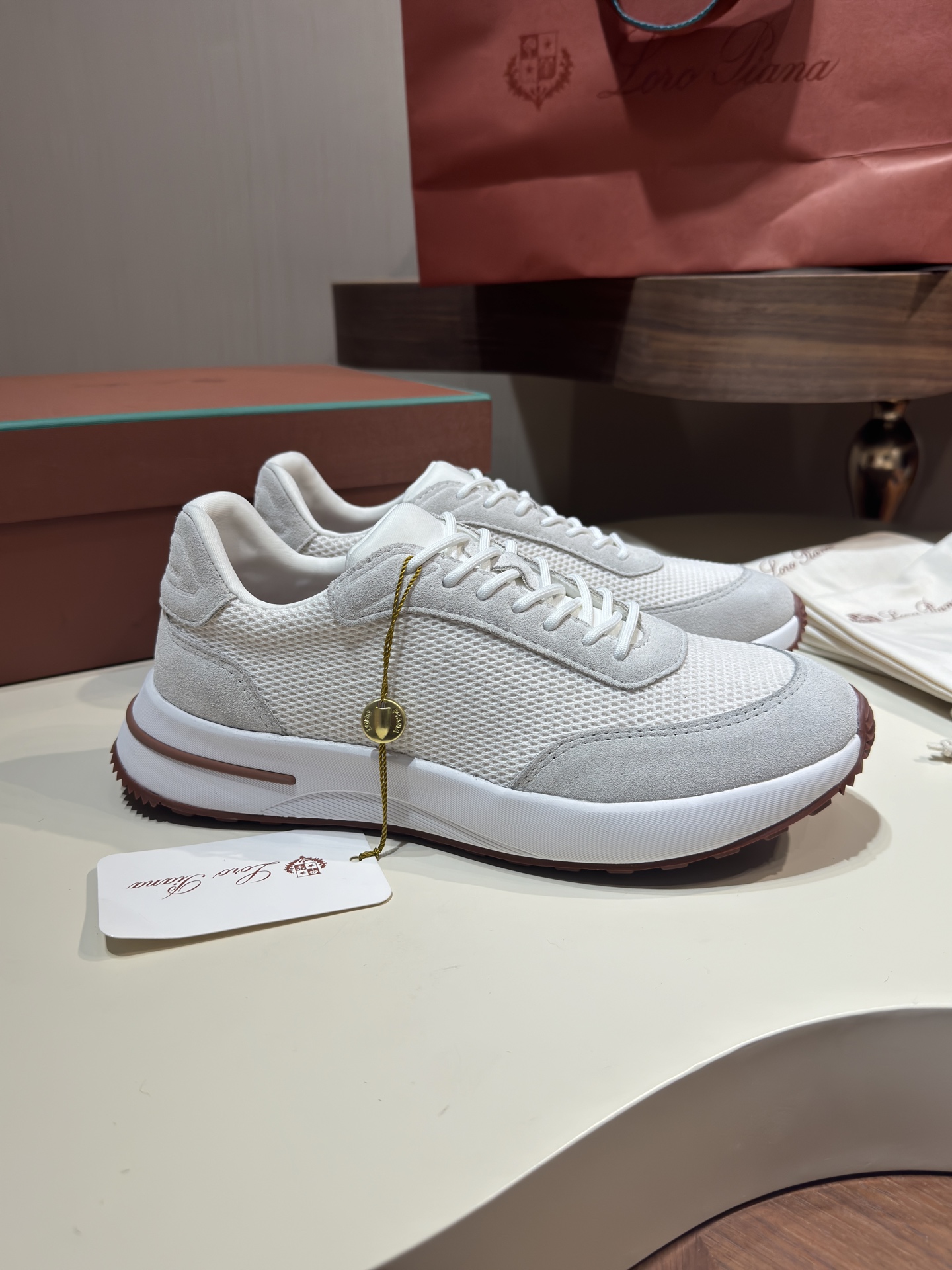 로로 피아나 위켄드 워크 스니커즈