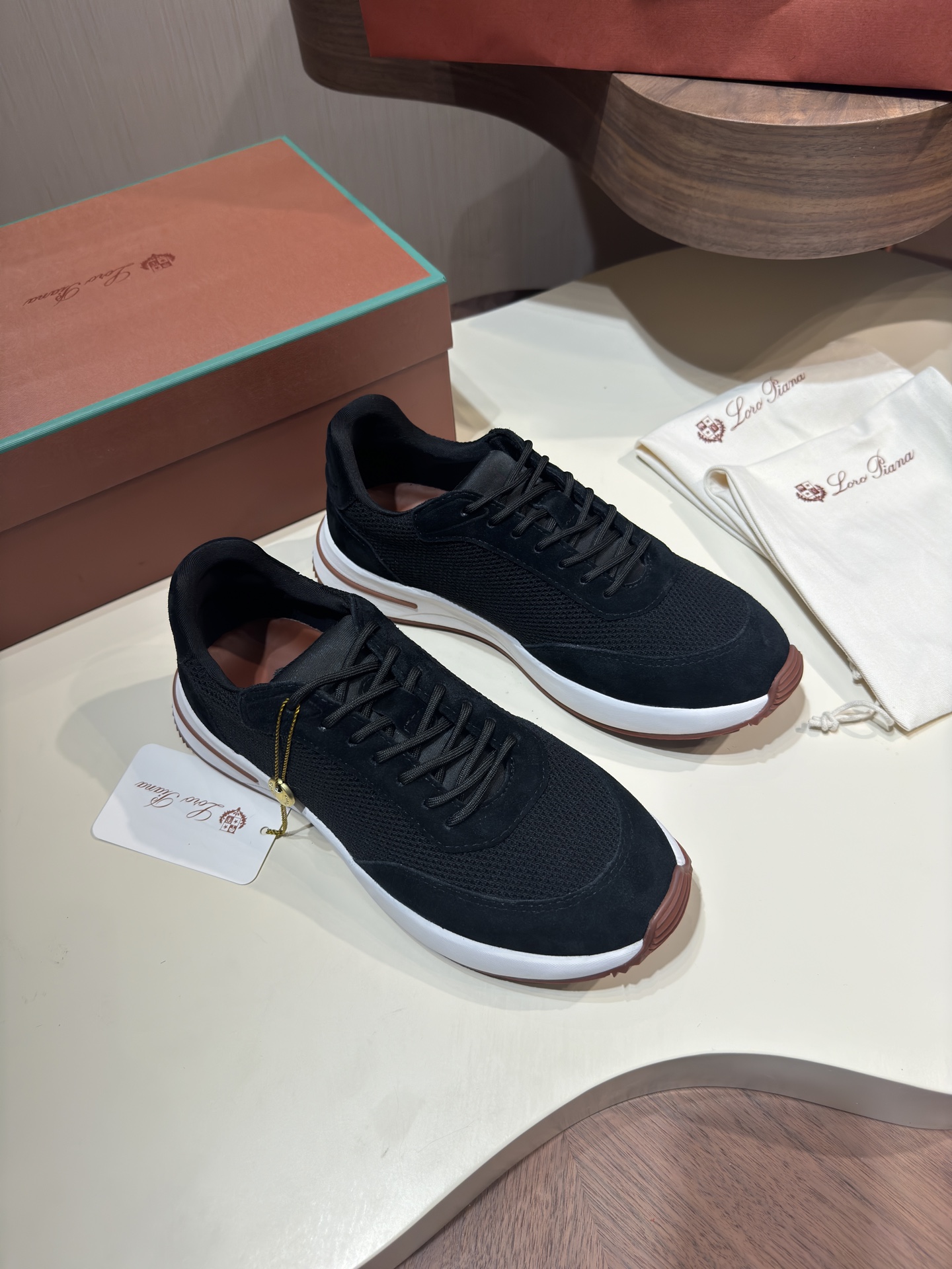 로로 피아나 위켄드 워크 스니커즈