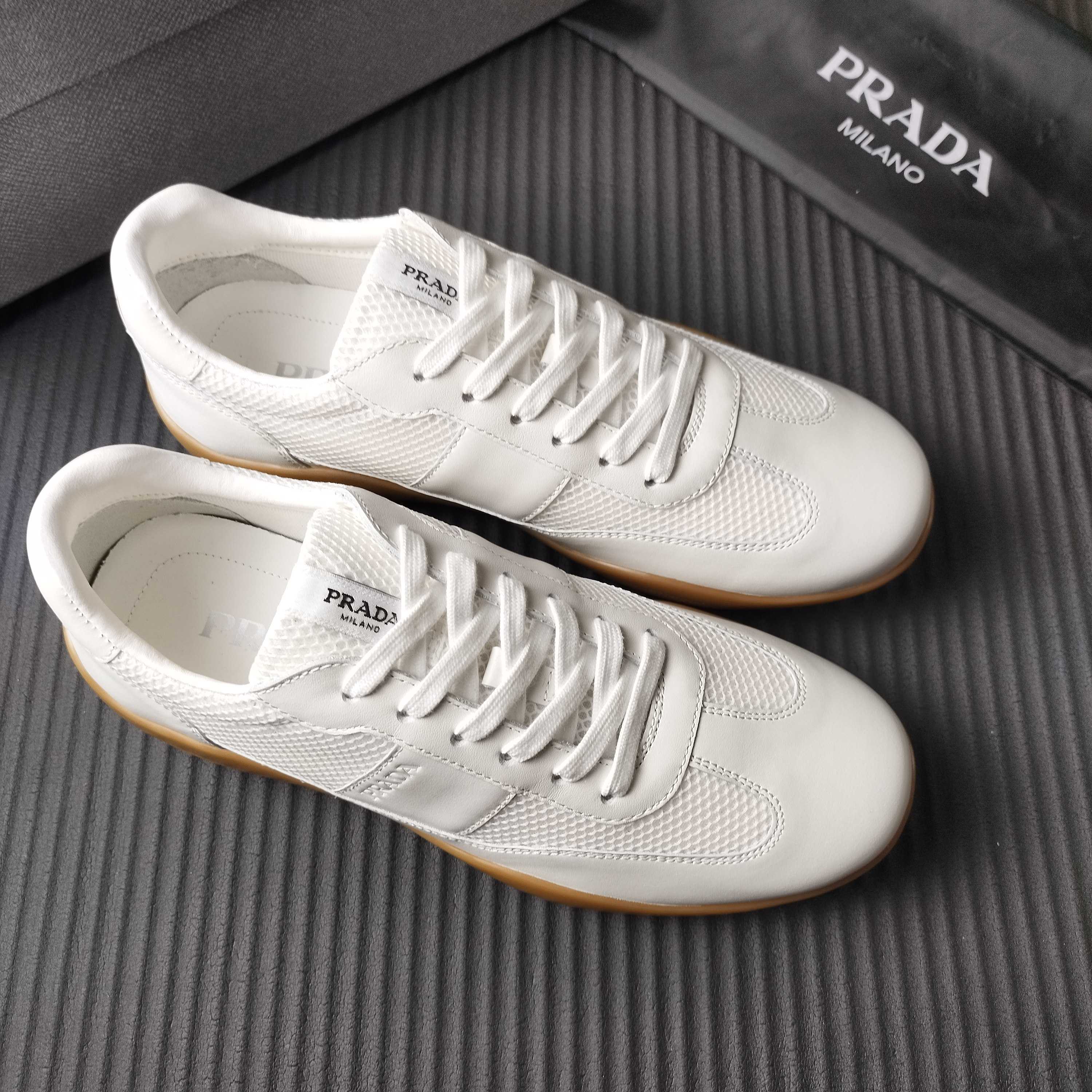 프라다 스피드락 메쉬 패브릭 스니커즈