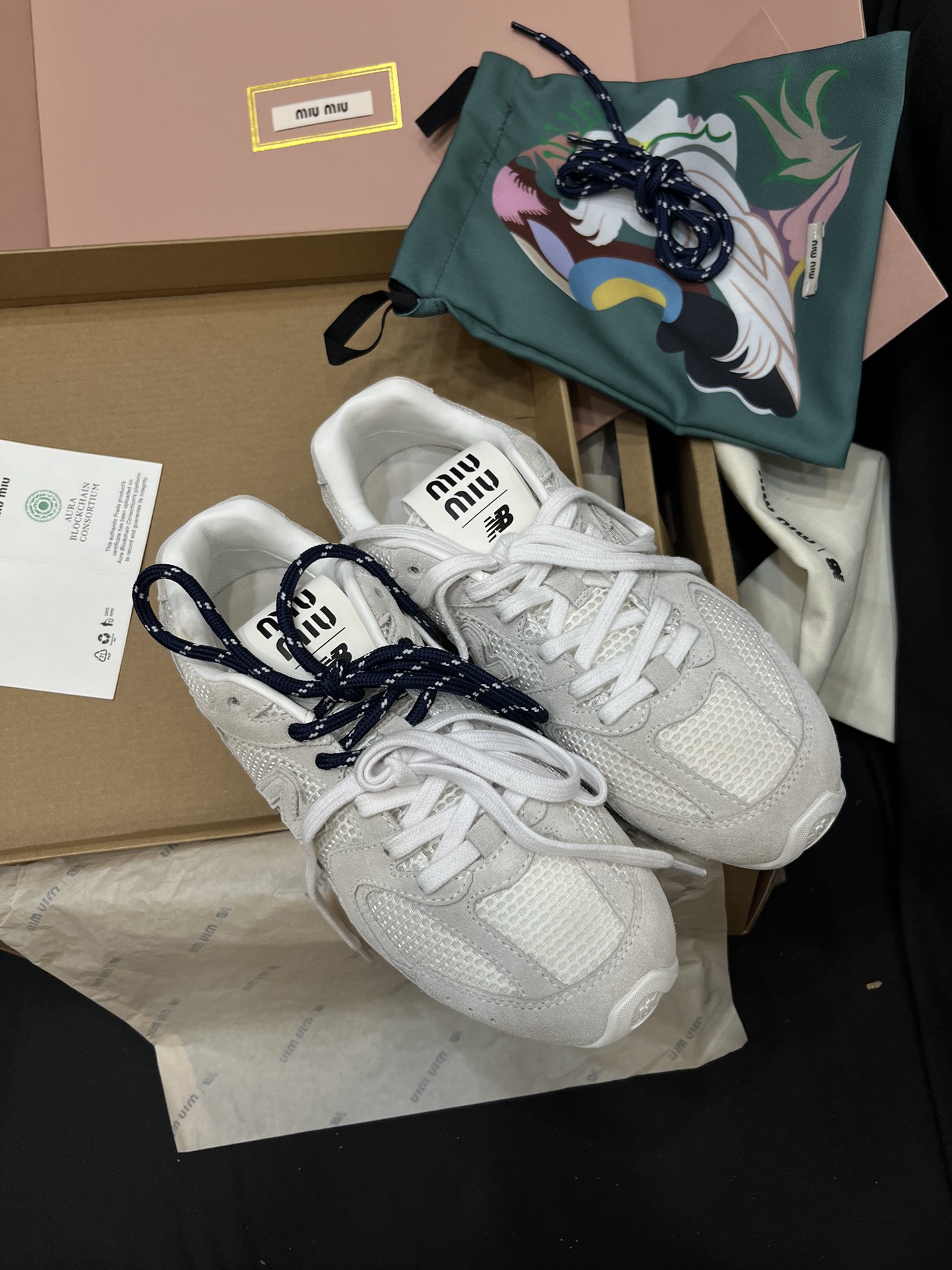 미우미우 뉴발란스 530 스니커즈