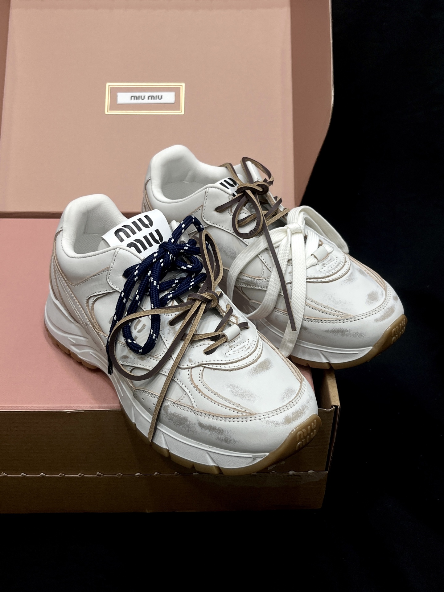 미우미우 x 뉴발란스 530  스니커즈