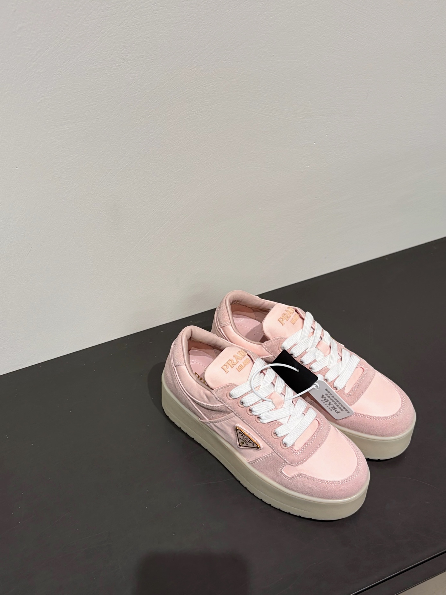 프라다 더블 휠 리나일론 개버딘 스니커즈