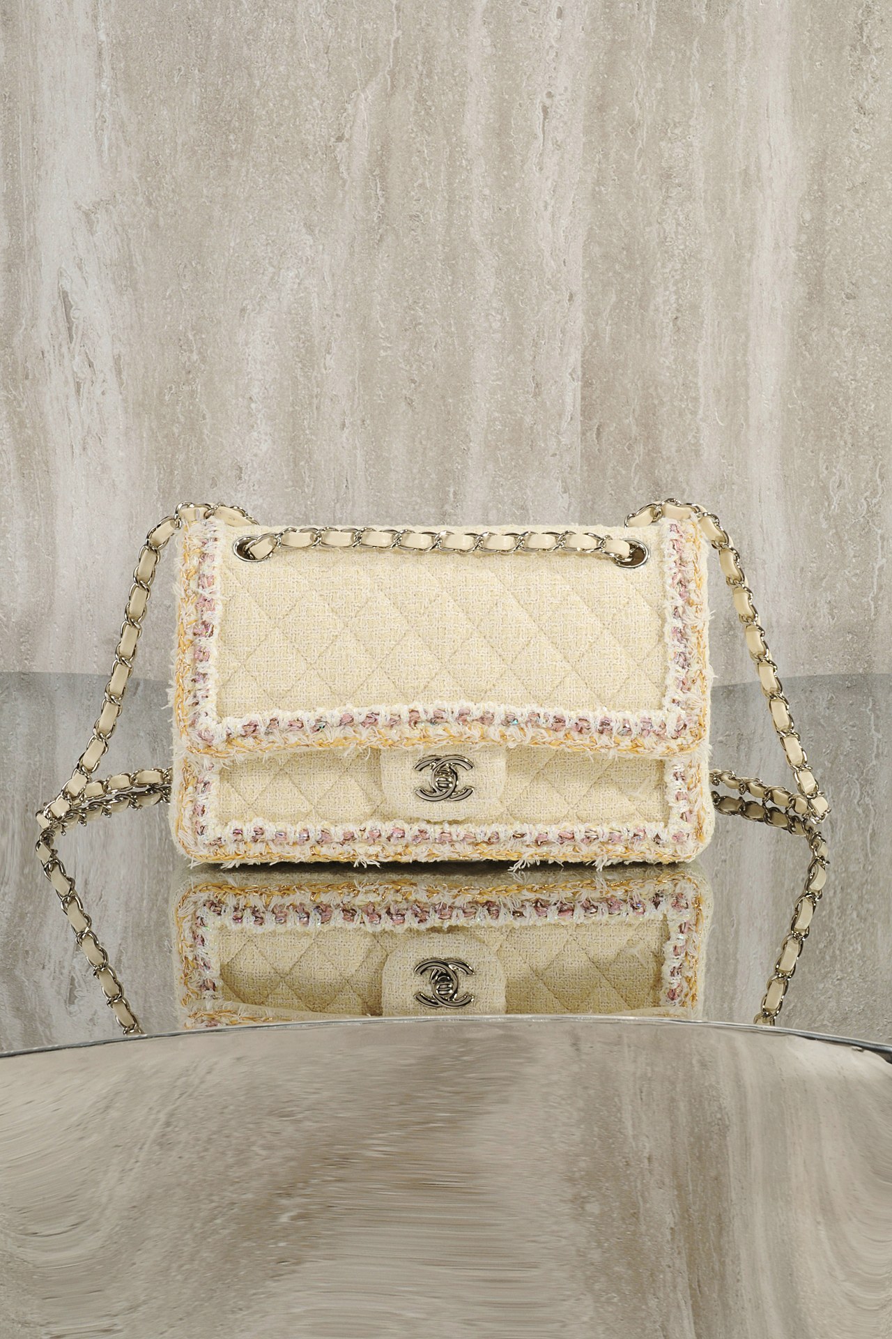 샤 ƆC 넬  26C 클래식 백  25cm