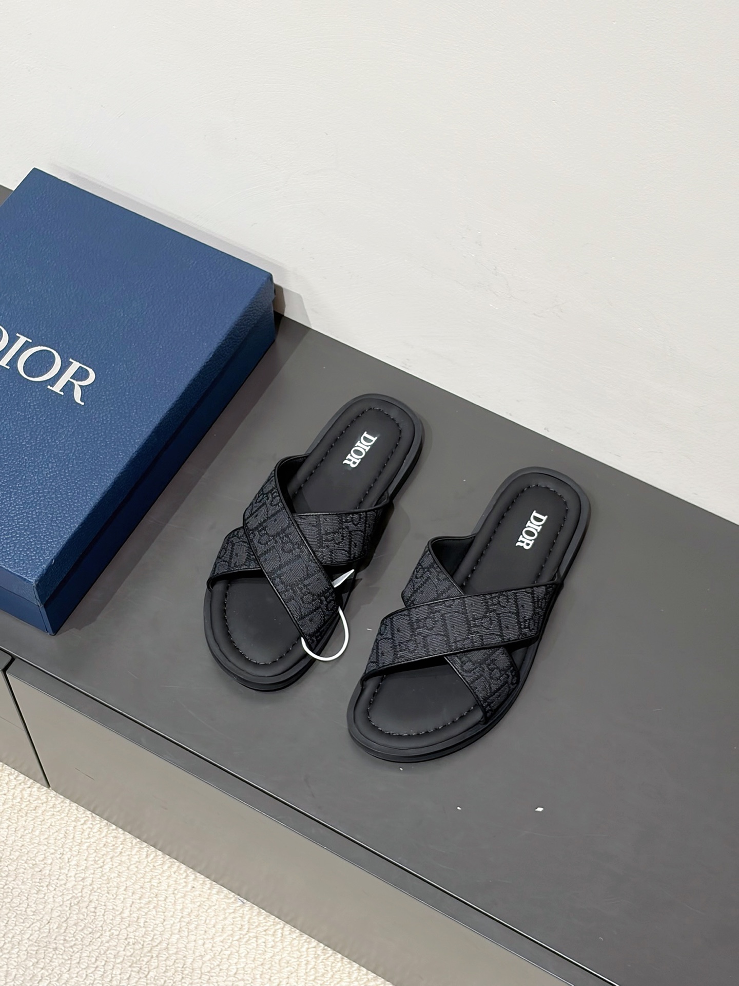 디올 알리아스 샌들