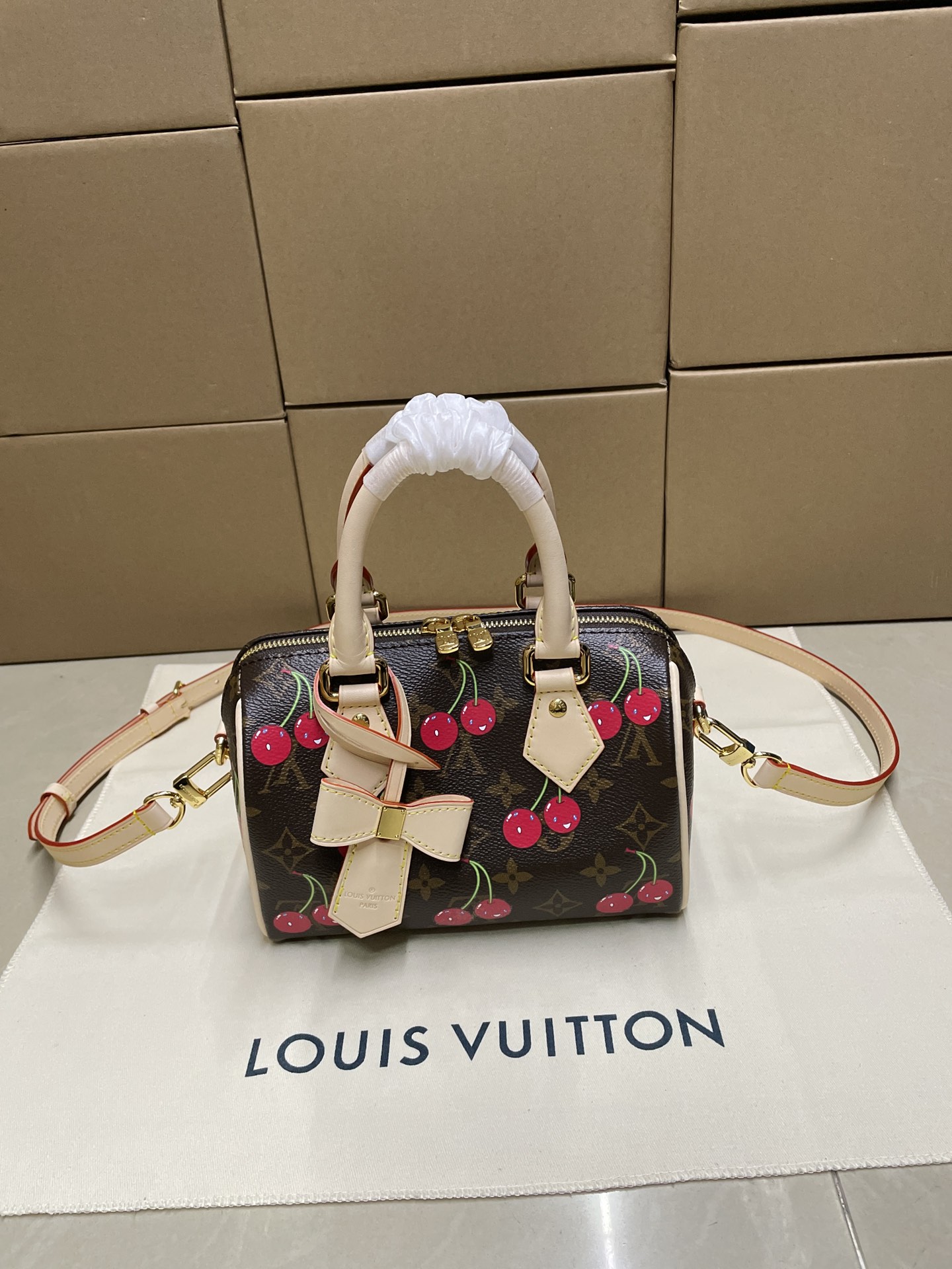 루이비통 LV x TM 스피디 반둘리에 20 M13094 13.5 x 12 x 20.5cm