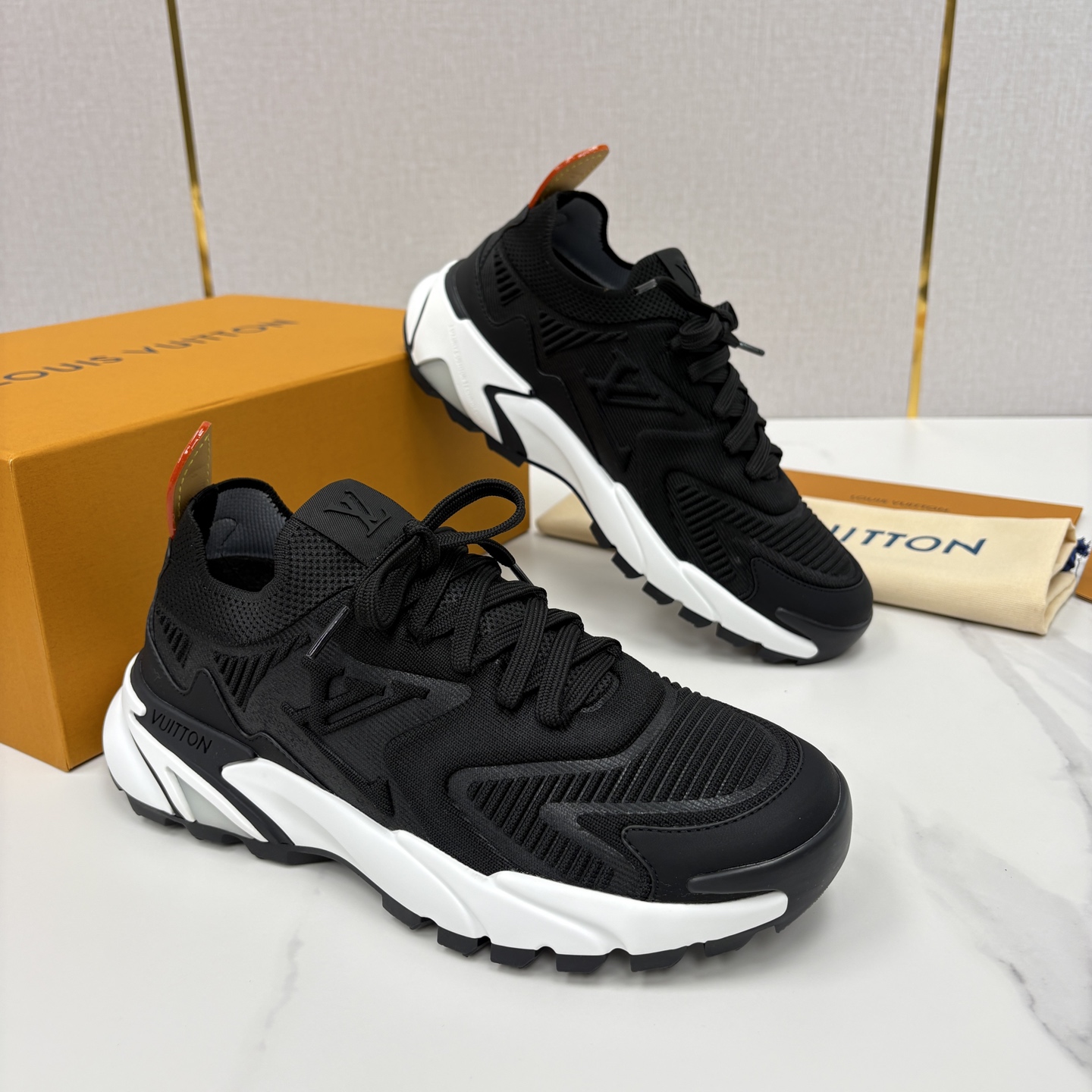 1AK8EW LV Tatic  스니커즈