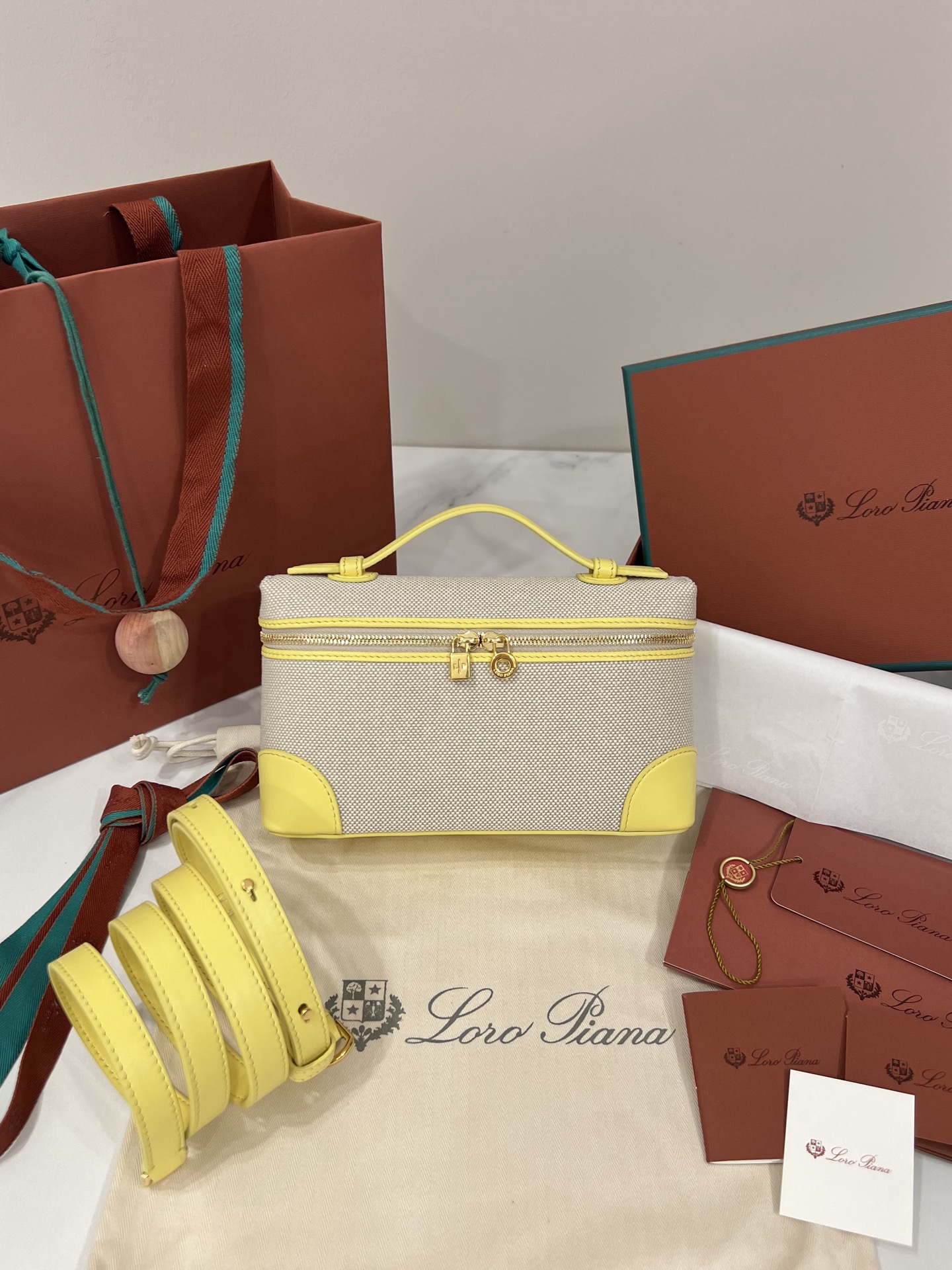 로로피아나  Extra pocket L19 19×7×12cm