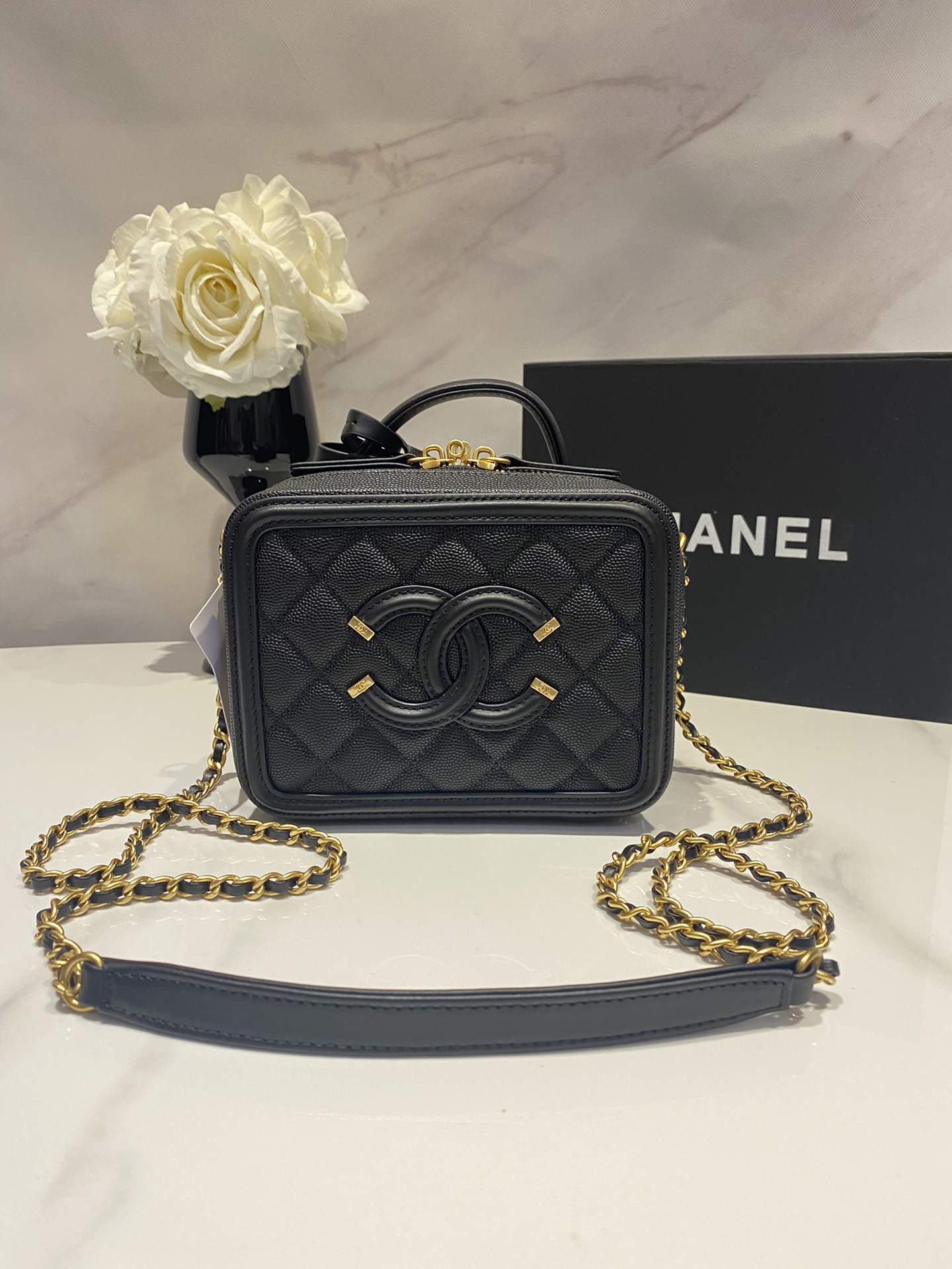 캐비어 코스메틱 케이스 A93342  17*13*7cm