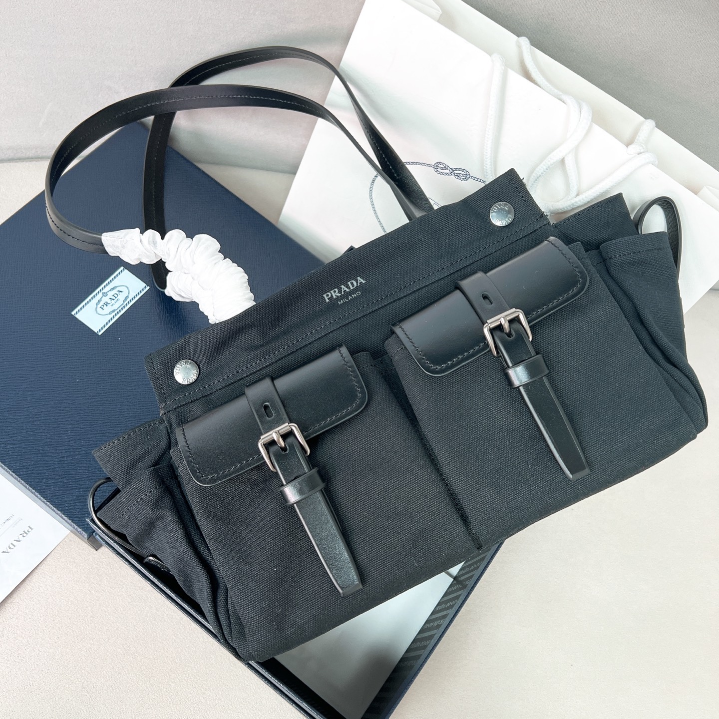 프라다 루트 미디엄 가죽 토트백 1BG645 30x22x15cm