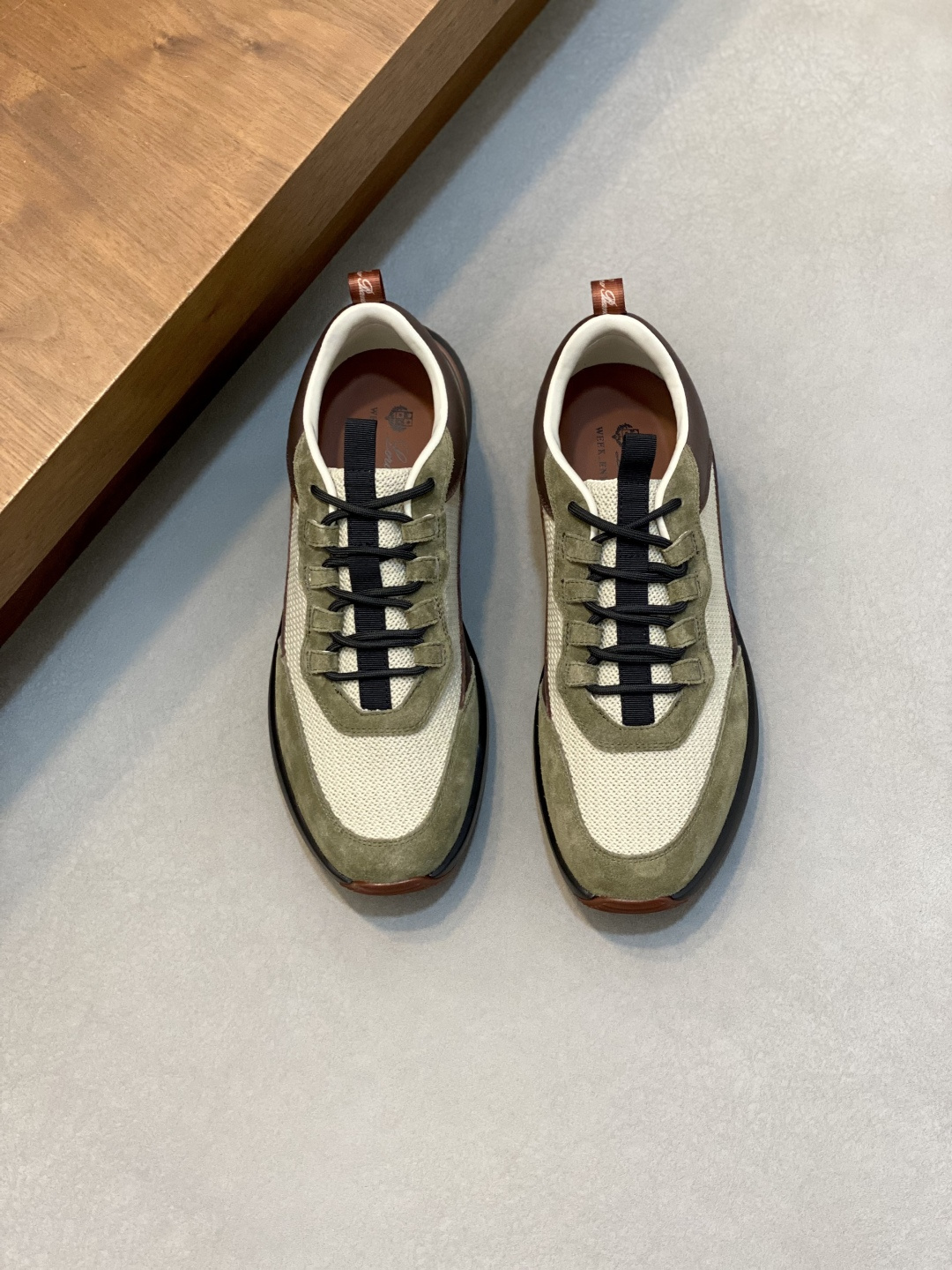 로로 피아나 위켄드 워크 스니커즈