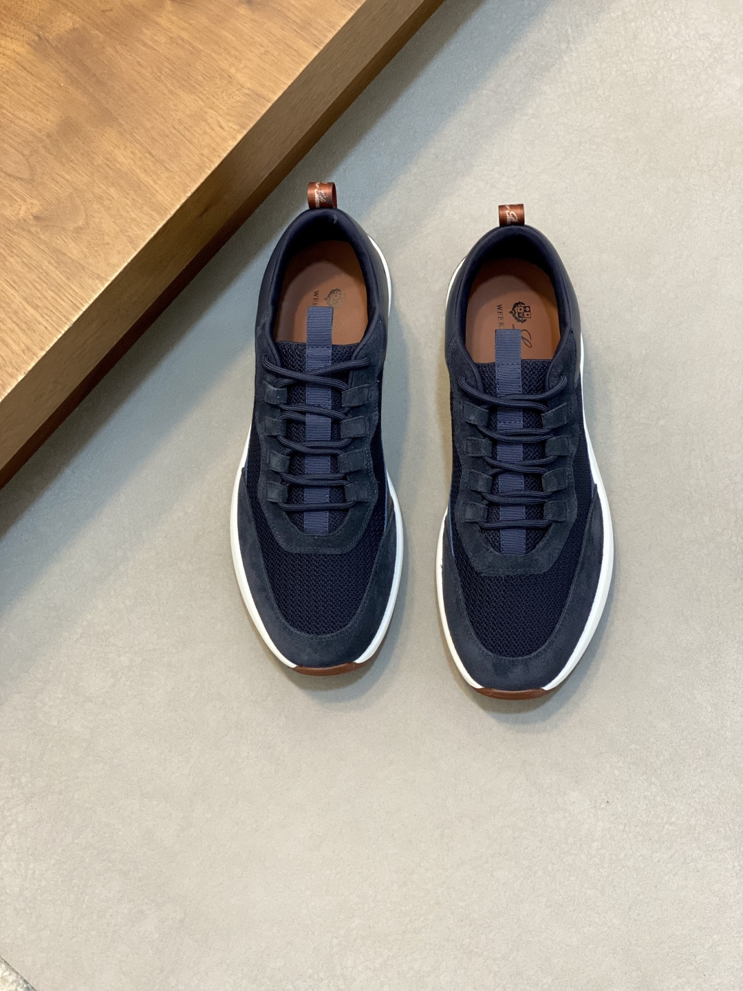 로로 피아나 위켄드 워크 스니커즈