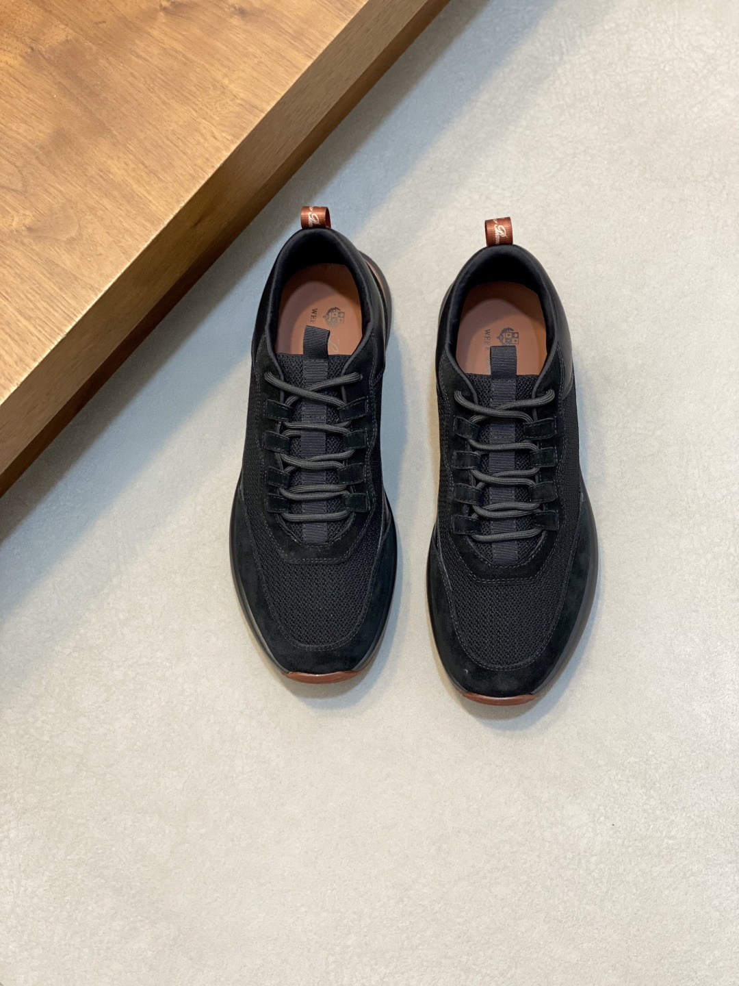 로로 피아나 위켄드 워크 스니커즈