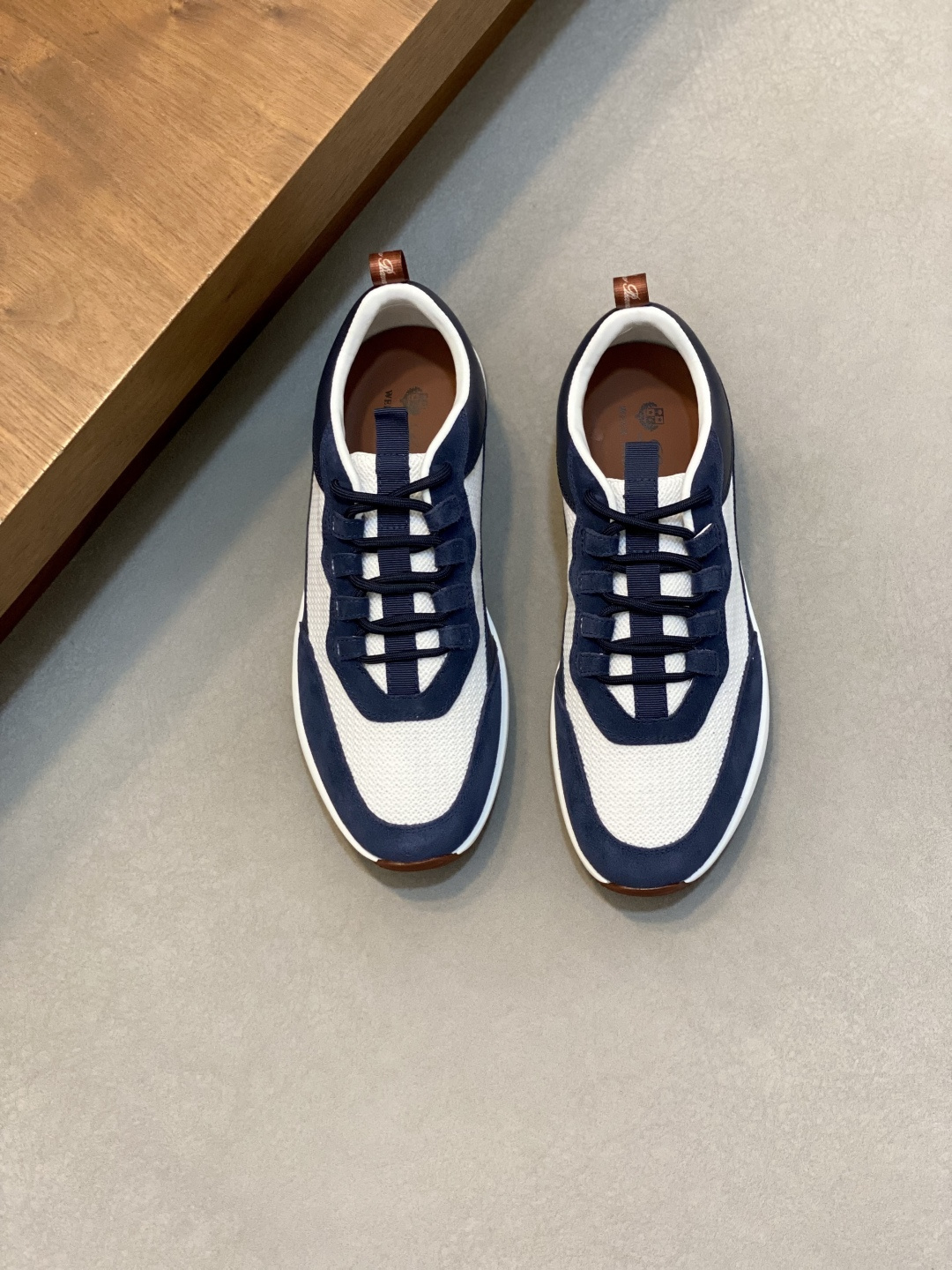 로로 피아나 위켄드 워크 스니커즈