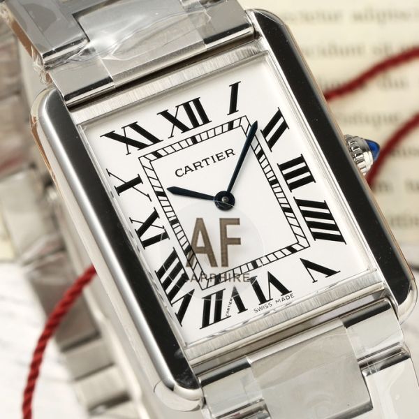 AF 공장｜쿼츠 무브먼트｜34.8×27.4mm｜까르띠에 탱크 솔로 미디움 W5200004
